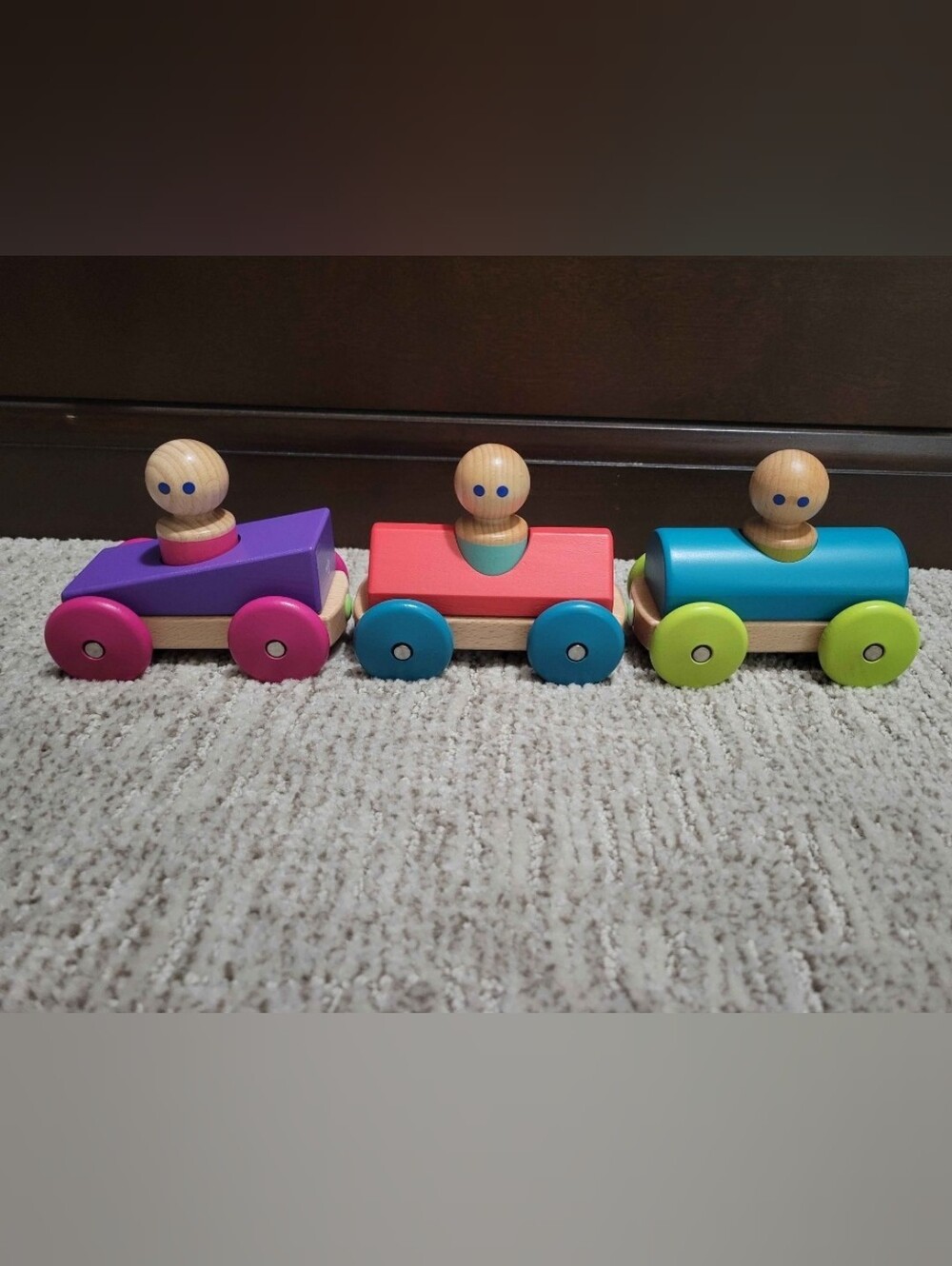 Tegu Magnetic Wooden Racer Cars